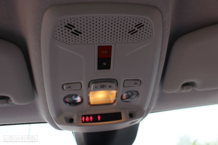 Peugeot e-208 Style - 21