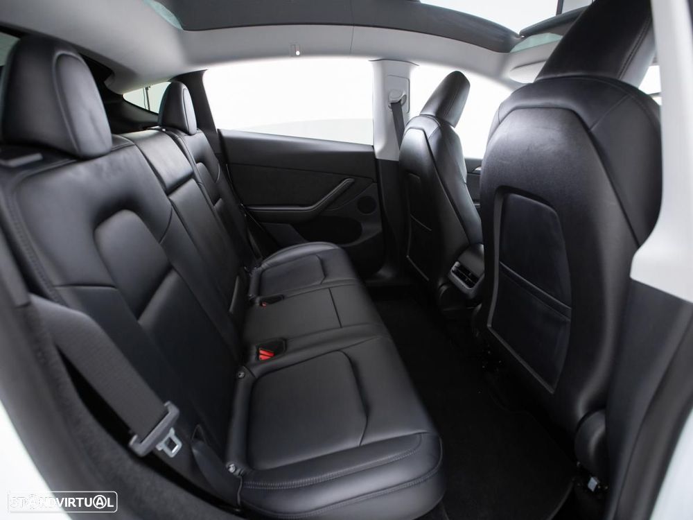 Tesla Model Y Long Range Dual Motor AWD - 12