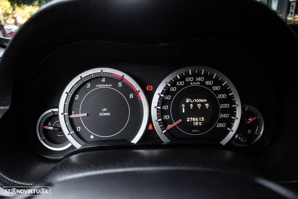 Honda Accord Tourer 2.2 i-DTEC Elegance - 16
