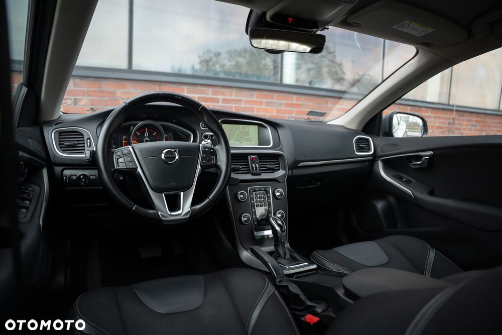 Volvo V40 D2 Geartronic Momentum - 27