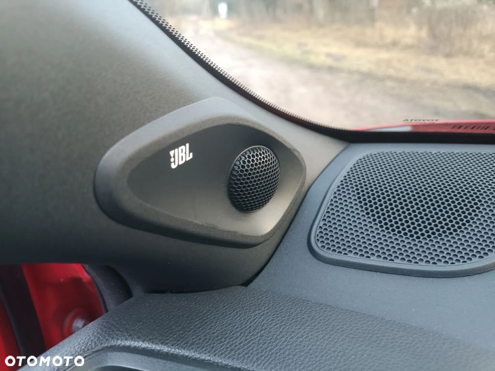 Toyota Yaris Hybrid 100 Premium - 17