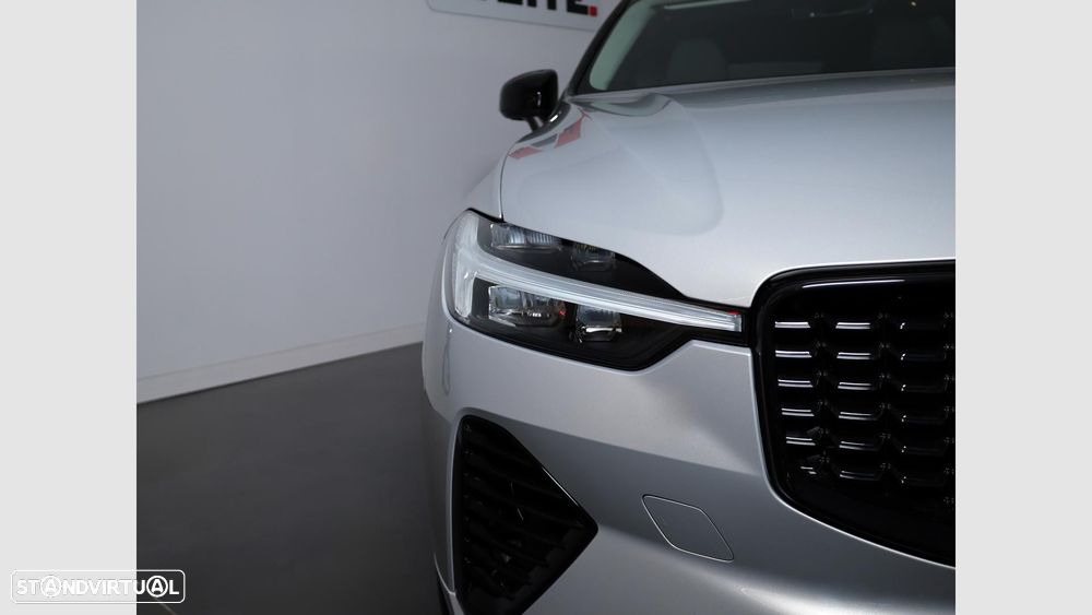 Volvo XC 60 2.0 T6 PHEV Plus Dark AWD — fotografia 6