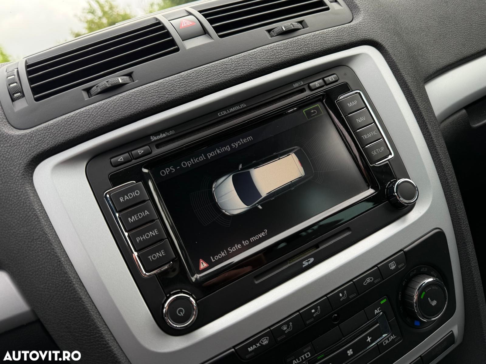 Skoda Octavia 2.0 FSI Turbo RS - 11