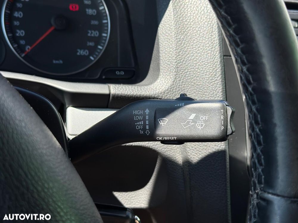 Volkswagen Jetta 1.9 TDI Comfortline - 22