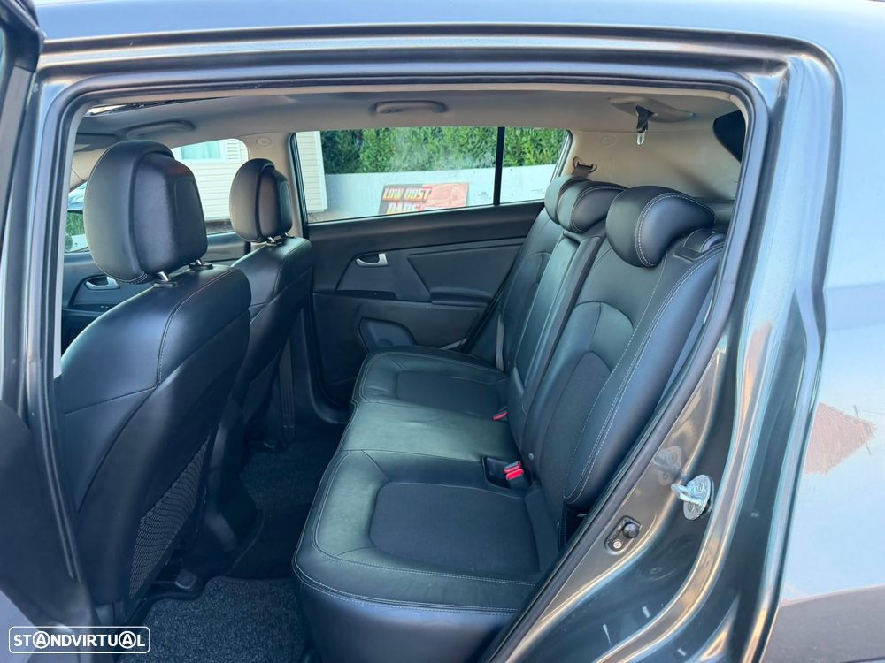Kia Sportage 1.7 CRDI ISG LX - 9