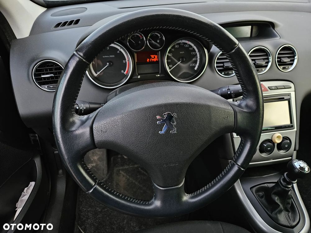 Peugeot 308 HDi FAP 140 Family - 21