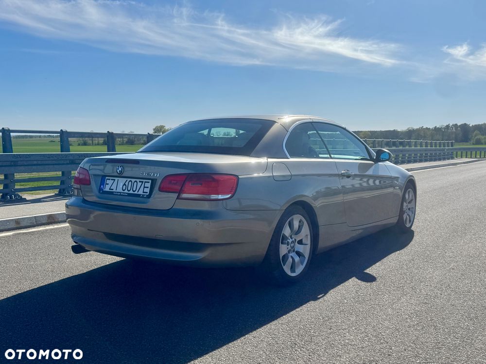 BMW Seria 3 320i - 8
