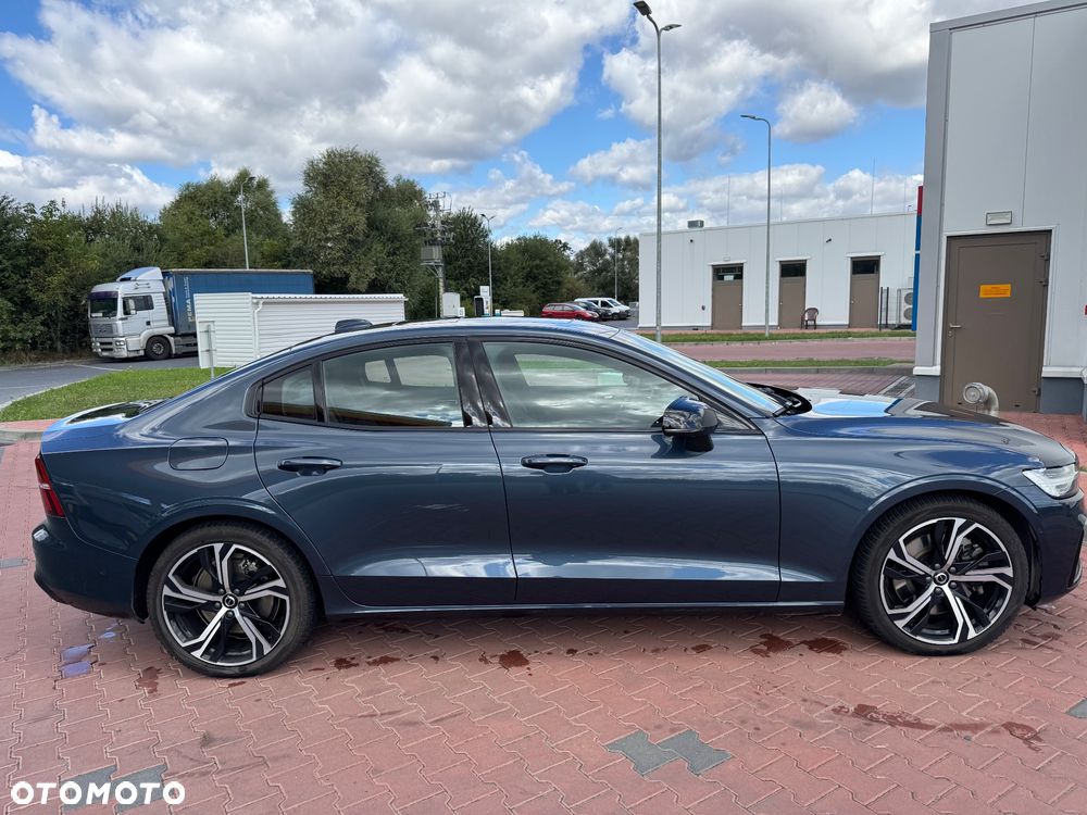 Volvo S60 B5 B AWD Ultimate Dark - 4