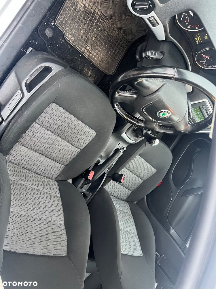 Skoda Octavia 1.6 Ambiente - 6