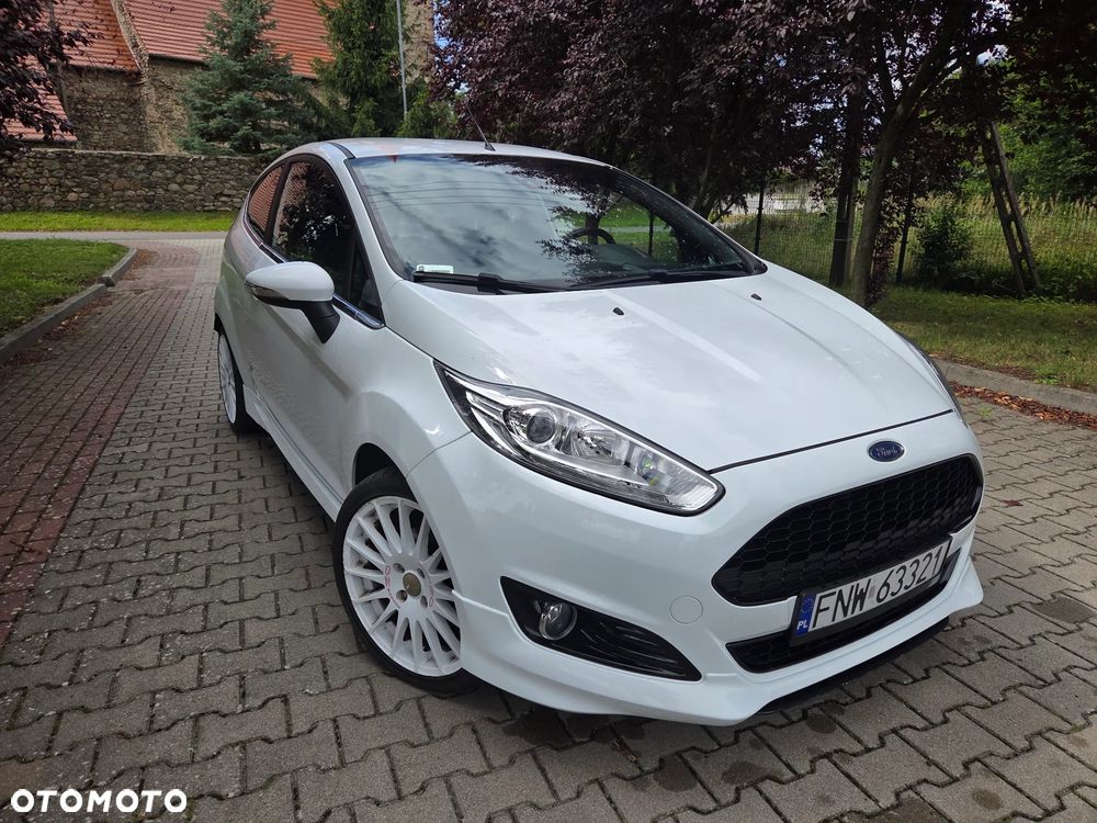 Ford Fiesta - 25