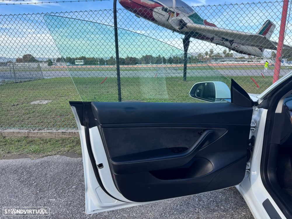 Tesla Model 3 Standard RWD Plus - 40