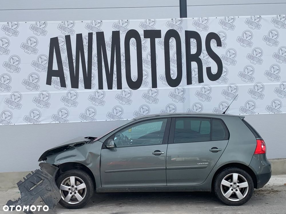 VW VOLKSWAGEN GOLF 5 2008 *SAMOCHÓD NA CZĘŚCI* 3002  MASKA, LAMPA, DRZWI, LUSTERKO, ZDERZAK, GRILL, BŁOTNIK, KLAPA, BELKA, DESKA, FOTELE, KANAPA, ĆWIARTKA, KIEROWNICA, TARCZE, ZACISKI, ZAWIESZENIE, KOMPLETNY PRZÓD, KOMPLETNY TYŁ, LICZNIK, ZEGARY, PRAWE LEWE PRZÓD TYŁ - 1