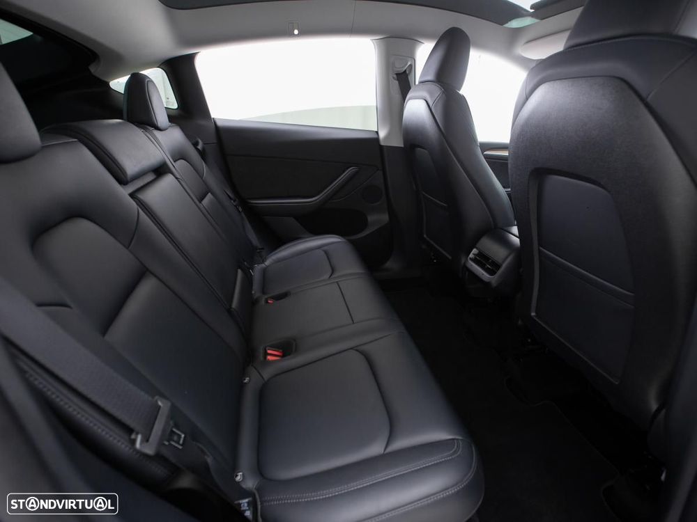 Tesla Model Y Performance Dual Motor AWD - 13