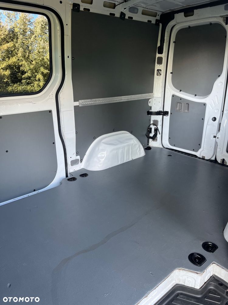 Mercedes-Benz Sprinter - 29