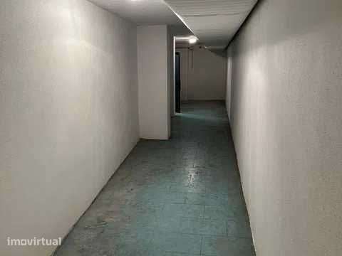 Arrecadação 25m2 Santo António dos Cavaleiros - Grande imagem: 2/2