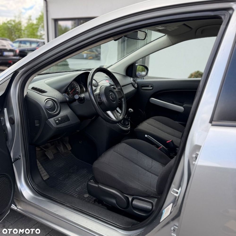 Mazda 2 - 18