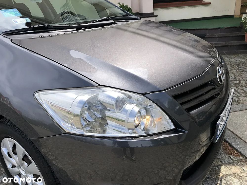 Toyota Auris - 22