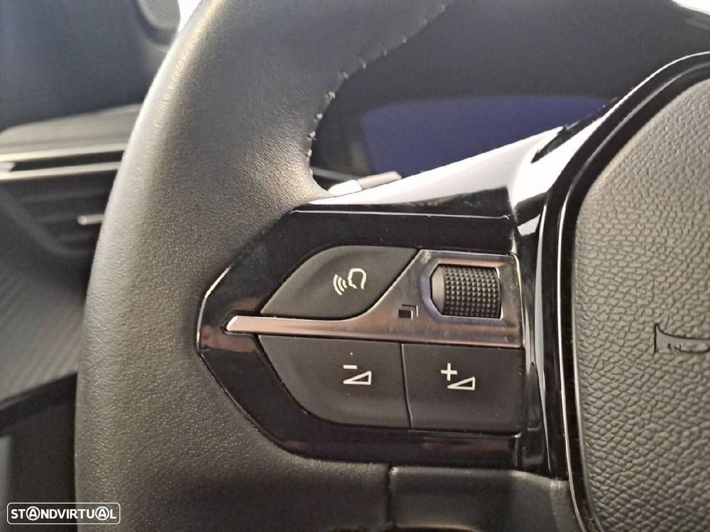 Peugeot 2008 1.2 Hybrid Allure e-DCS6 - 15