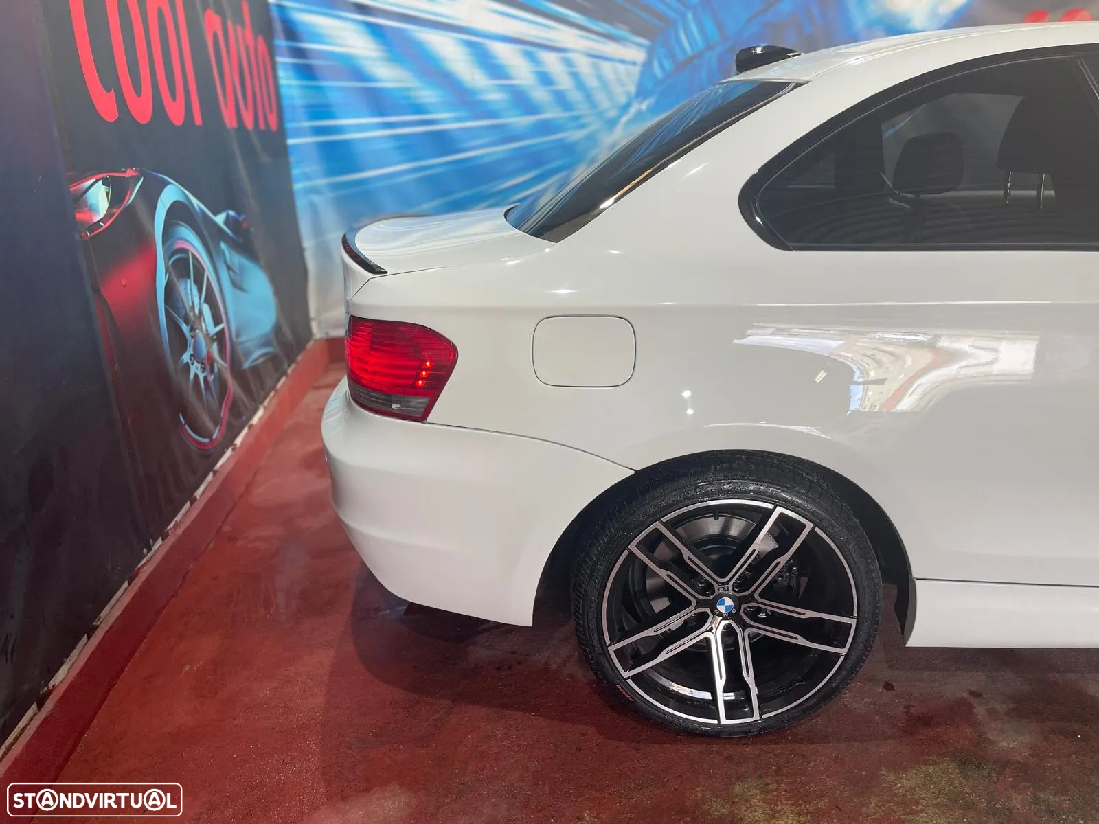 BMW 123 d Coupe Aut. Limited Edition Lifestyle c/ M Sport Pack - 24