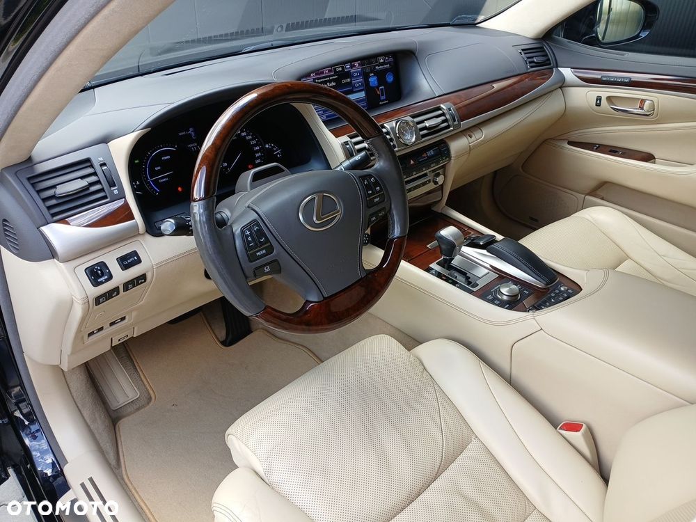 Lexus LS - 14