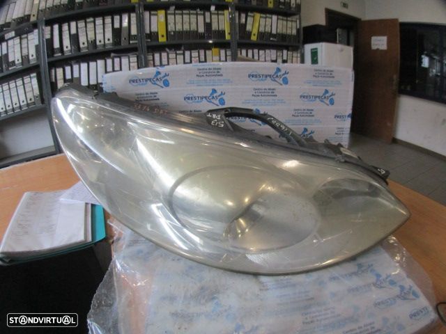 Farol 966023598002 PEUGEOT 407 2005 2.0HDI 136CV 4P CINZA  DRT H7 + H1 ORIGINAL AL Apoios Danificados - 1