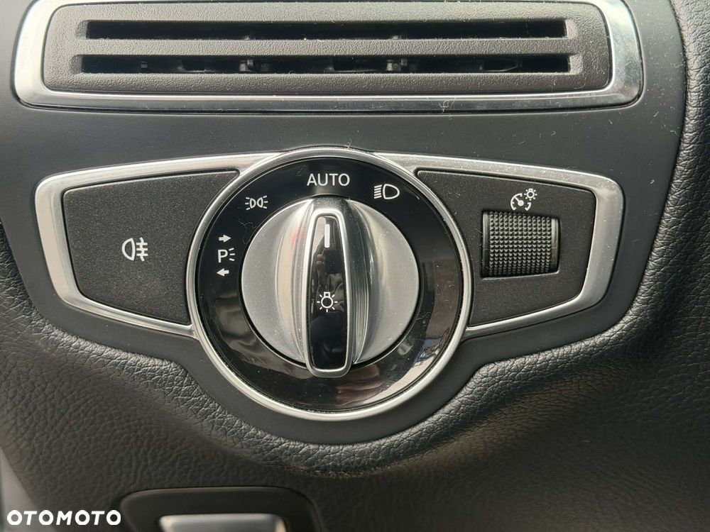 Mercedes-Benz Klasa C 300 7G-TRONIC Avantgarde - 17