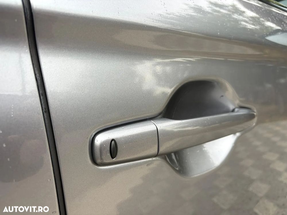Mitsubishi Outlander 2.0 4WD Plug-In Hybrid Plus - 14