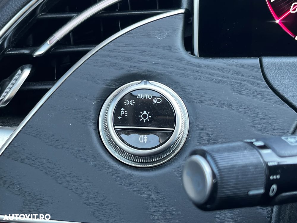 Mercedes-Benz E 400 4MATIC PHEV - 23