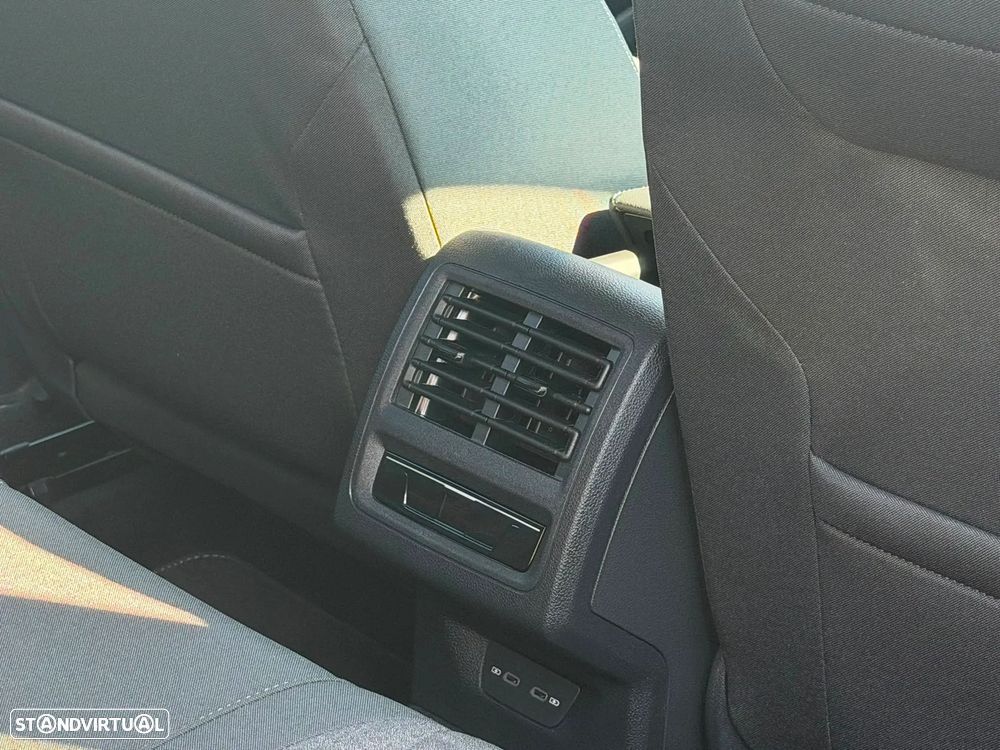 VW Golf 1.5 TSI Urban - 17