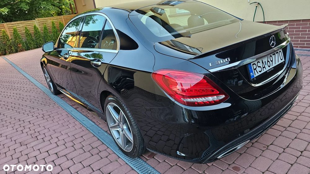 Mercedes-Benz Klasa C 300 7G-TRONIC - 22