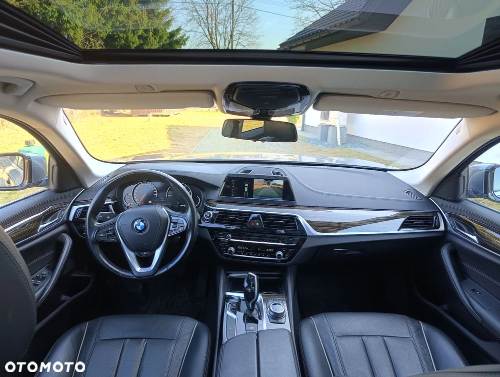 BMW Seria 5 525d Luxury Line sport - 14