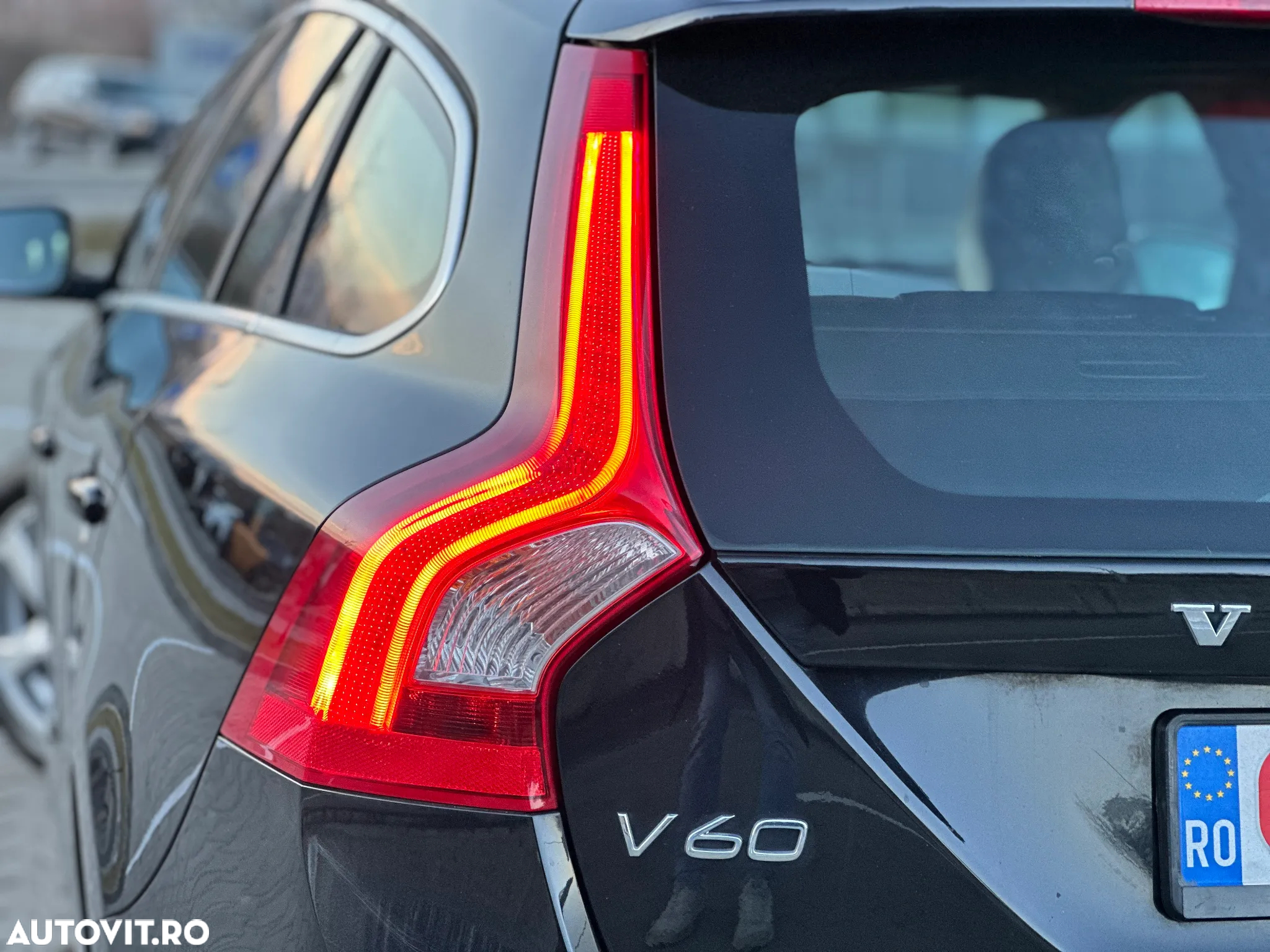 Volvo V60 D2 Geartronic Powershift RDesign - 34