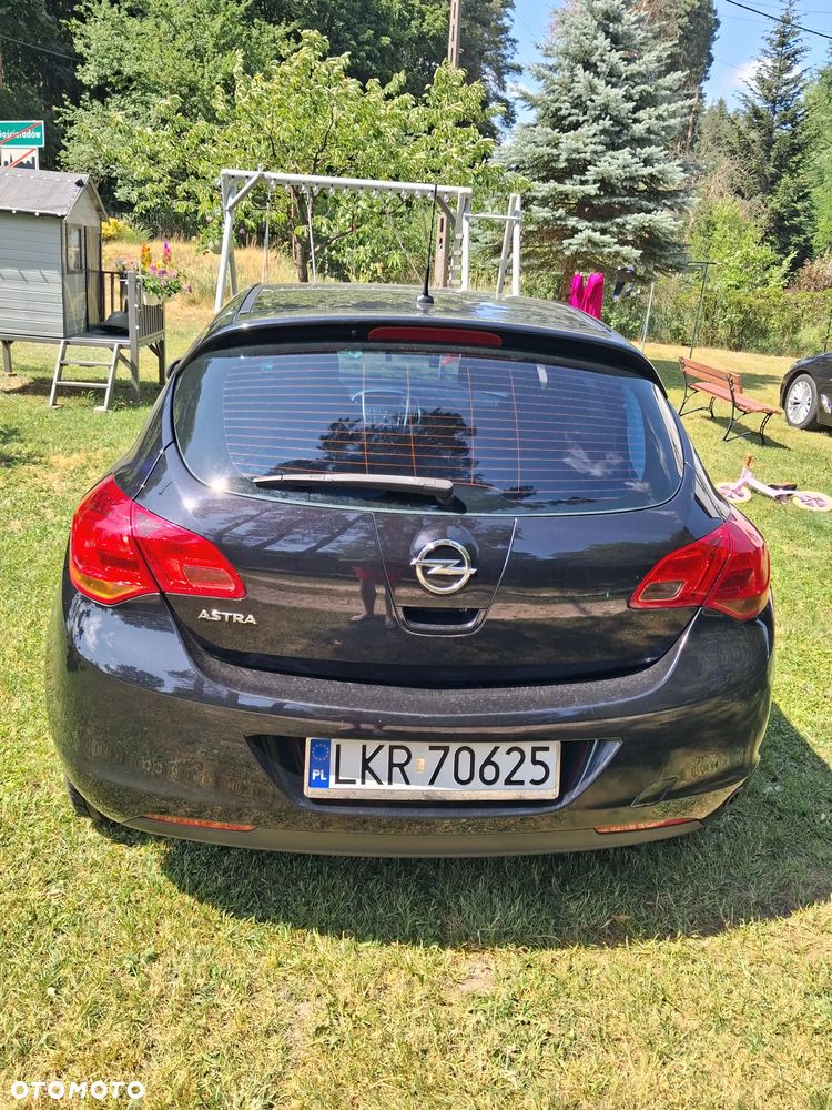 Opel Astra 1.6 Design Edition - 4