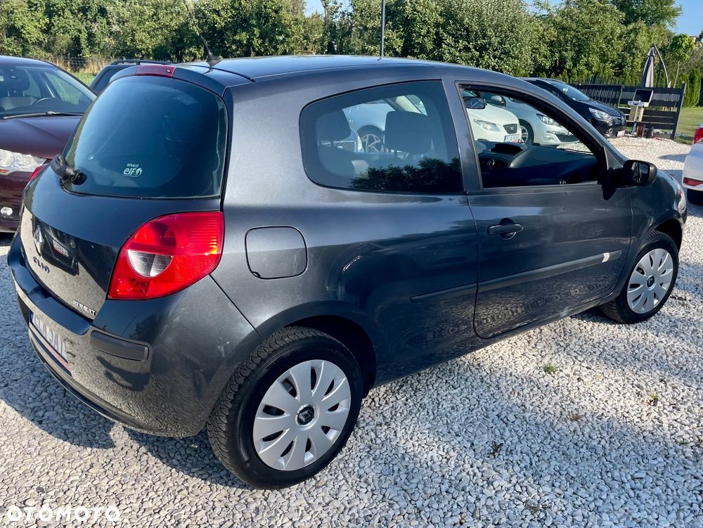 Renault Clio 1.2 16V Authentique - 17
