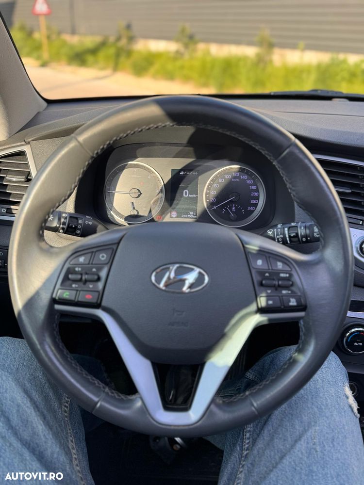 Hyundai Tucson - 2