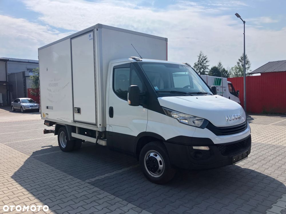 Iveco Iveco Daily 35c12 tylko 50 tys km super stan chłodnia izoterma - 2