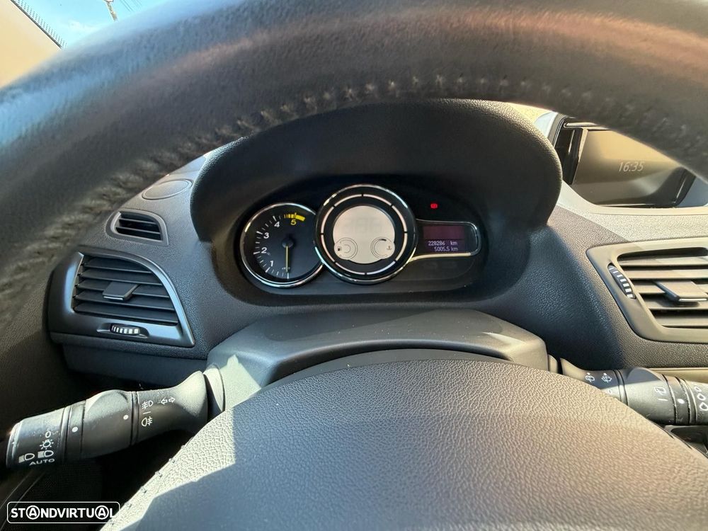 Renault Mégane 1.5 dCi Dynamique - 13