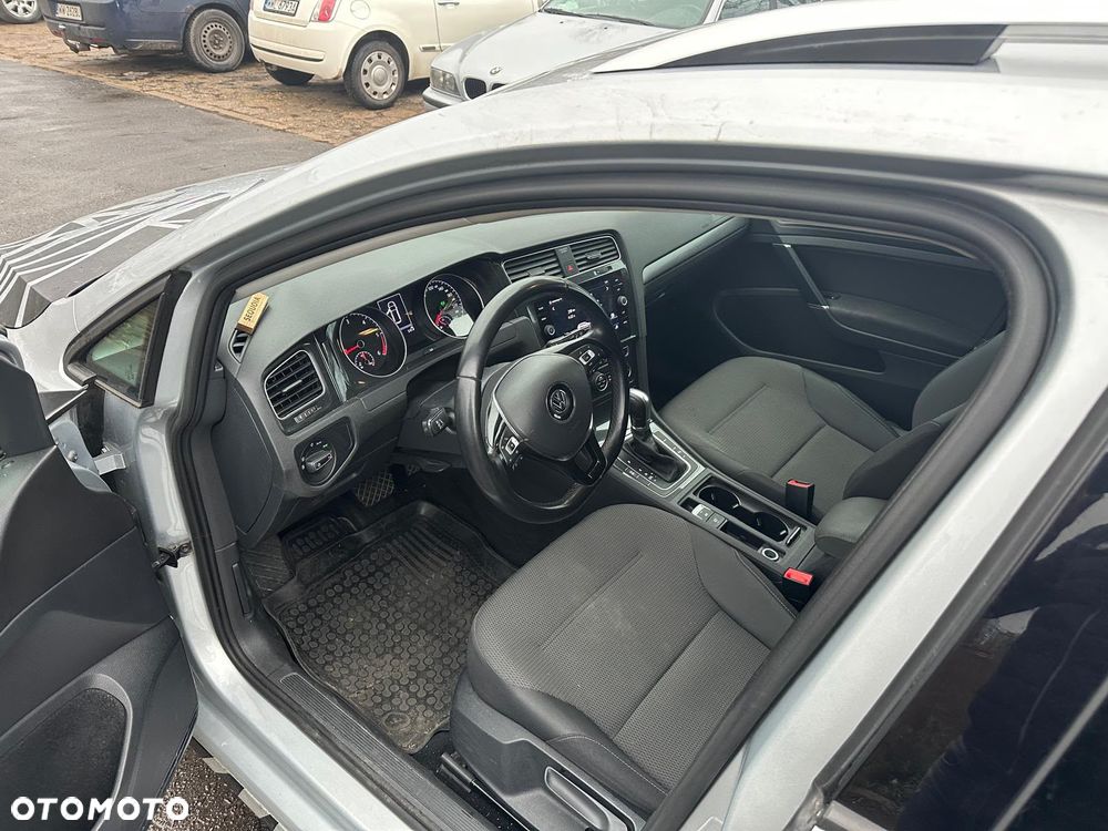 Volkswagen Golf - 12