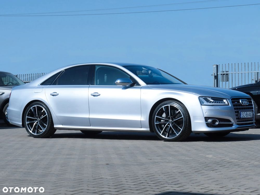 Audi S8 Plus - 39