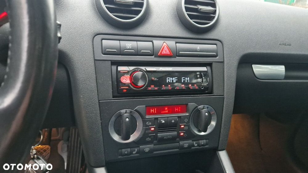 Audi A3 3-drzwiowe 2.0 FSI Attraction - 14