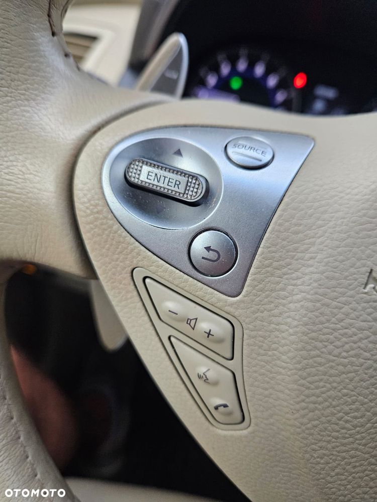Infiniti QX70 3.7 S - 16