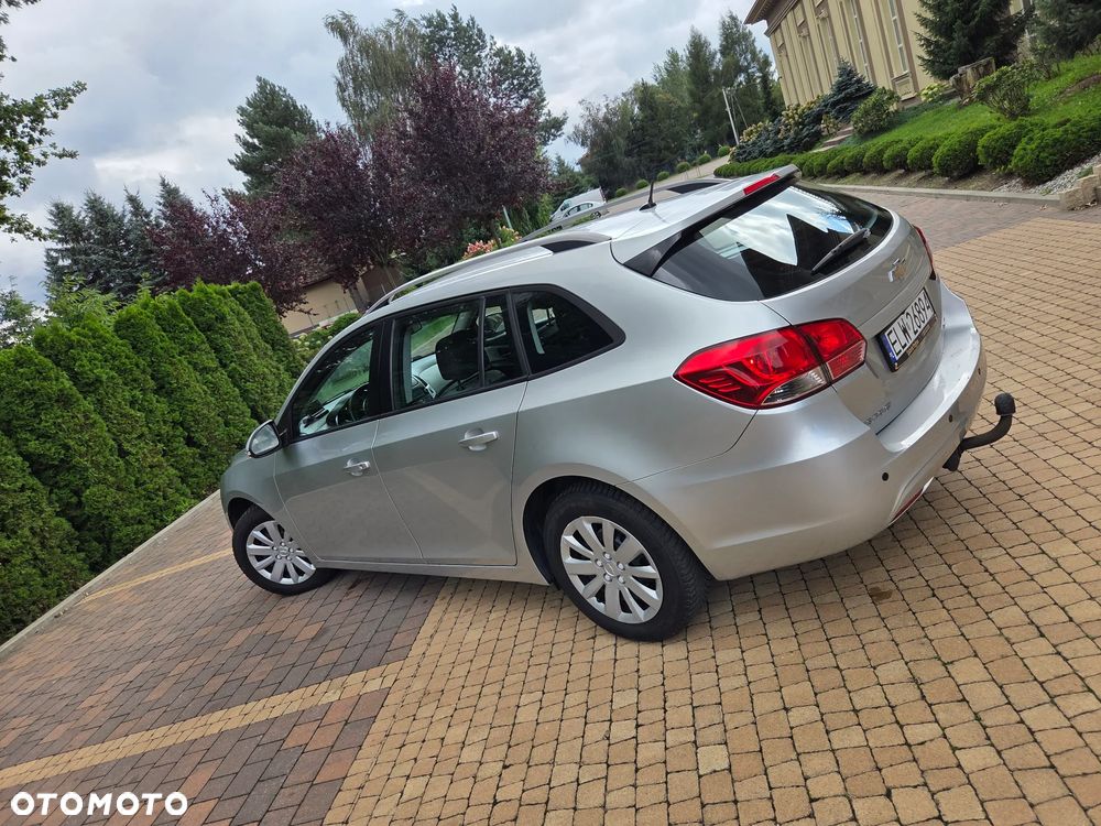 Chevrolet Cruze 1.6 LS - 23
