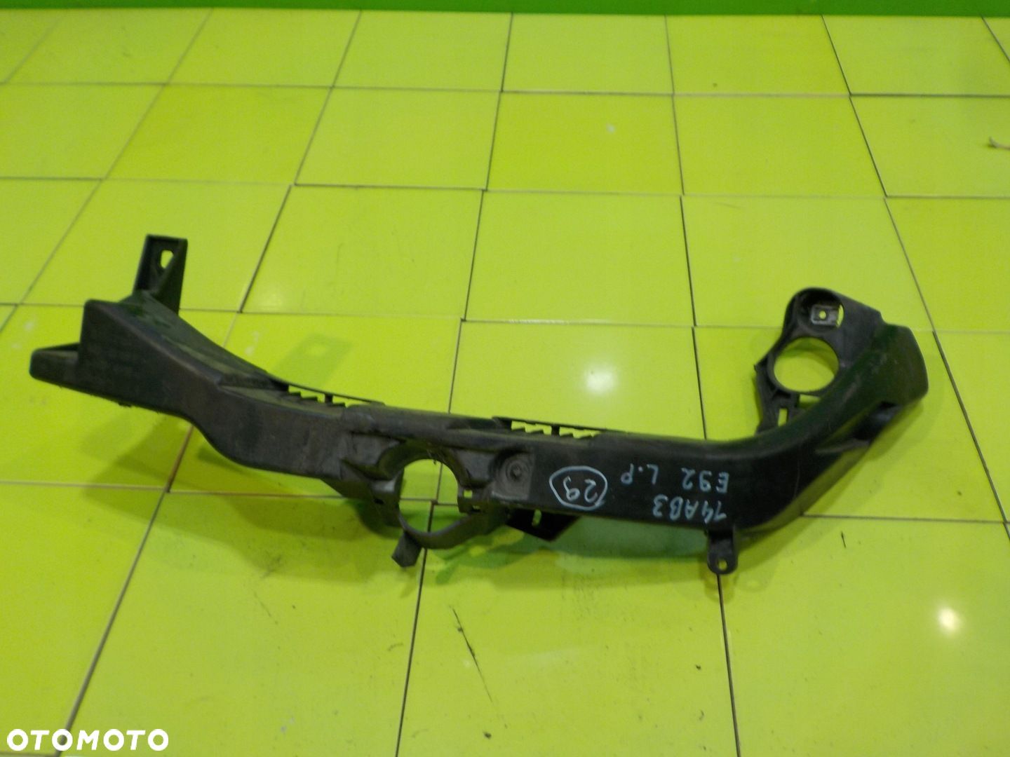 BMW 3 E92 2.5 B 06r 2D slizg pod lampe lewy przod 7154723 93158577-11 - 1