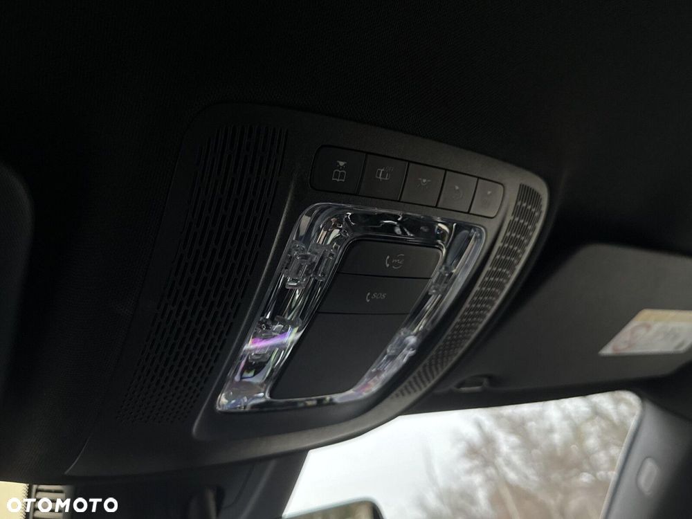 Mercedes-Benz GLB - 22