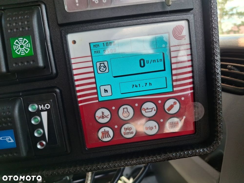 Renault C280 Zamiatarka SEMAT Zoeller FAUN Karcher 2 Silniki Rura Do Liści Listwy Ciśnieniowe Lanca 2 Zbiorniki Wody Szczotki L/R 2018r Euro 6 Motogodziny: 740MTH - 33