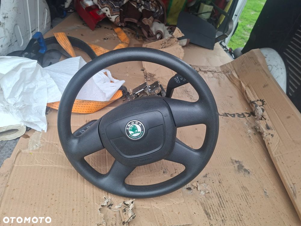 Kierownica octavia II fabia II bardzo ładna - 4