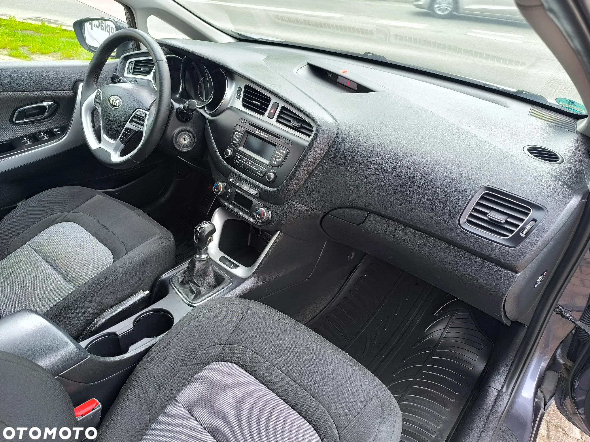 Kia Ceed 1.6 CRDi 128 SW Vision - 14