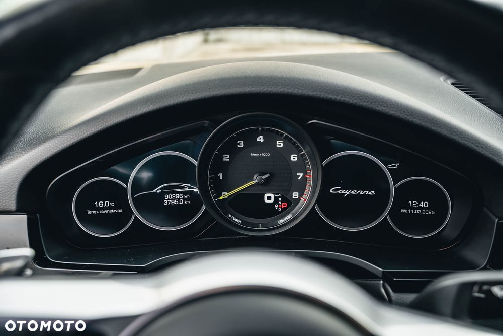 Porsche Cayenne Coupe E-Hybrid - 20