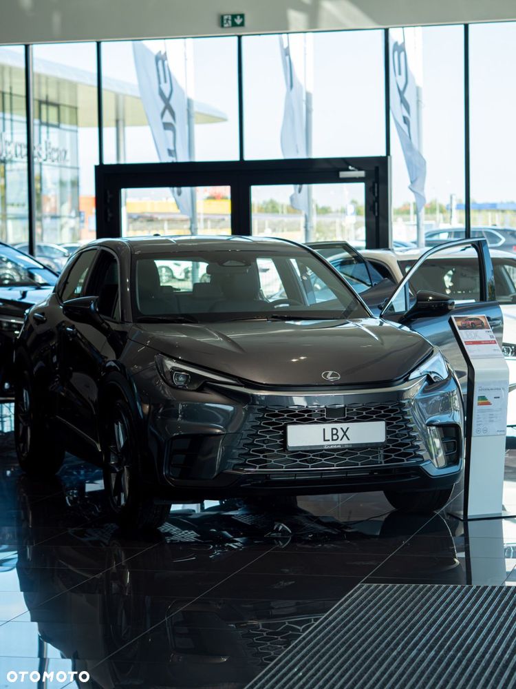 Lexus LBX - 1