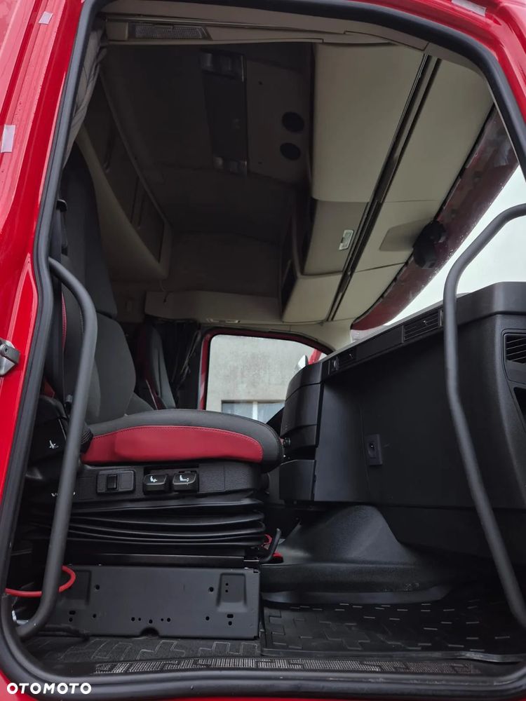 Volvo FH GLOBETROTTER - 21